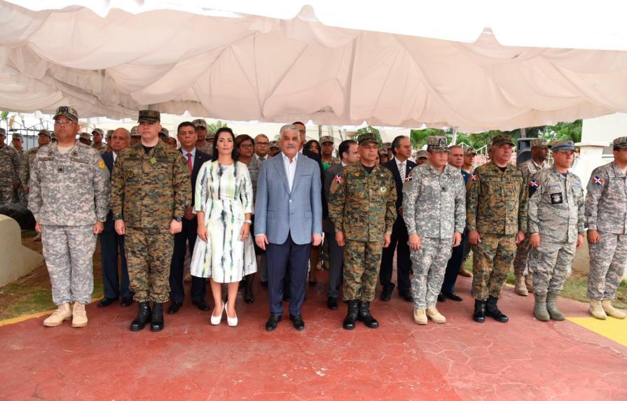 Canciller y ministro de Defensa despiden misión humanitaria dominicana enviada a Bahamas