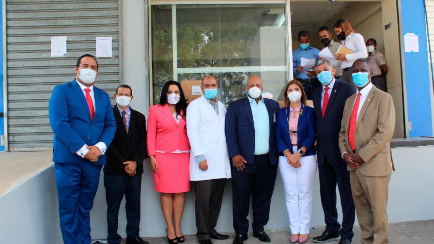 Parlacen entrega donativo trajes de bioseguridad a hospitales que tratan a pacientes de COVID-19