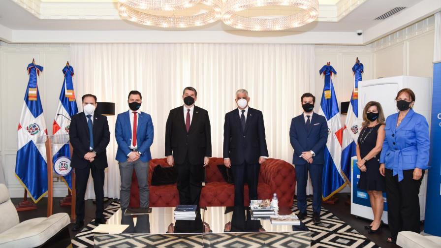 Empresas donan centros de lavados para lucha contra el COVID-19