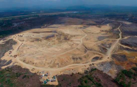 Así quedó el vertedero luego de sofocar por completo el incendio del año pasado, ese panorama ha cambiado.