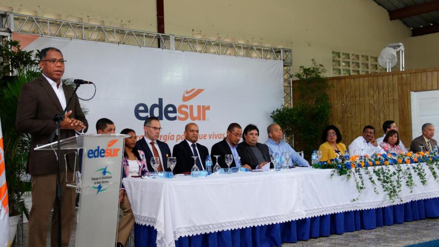 Edesur instala servicio 24 horas en varios sectores de Los Alcarrizos Edesur instala servicio 24 horas en varios sectores de Los Alcarrizos