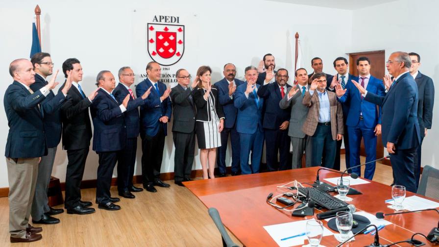 Apedi juramenta a 20 nuevos socios Apedi juramenta a 20 nuevos socios
