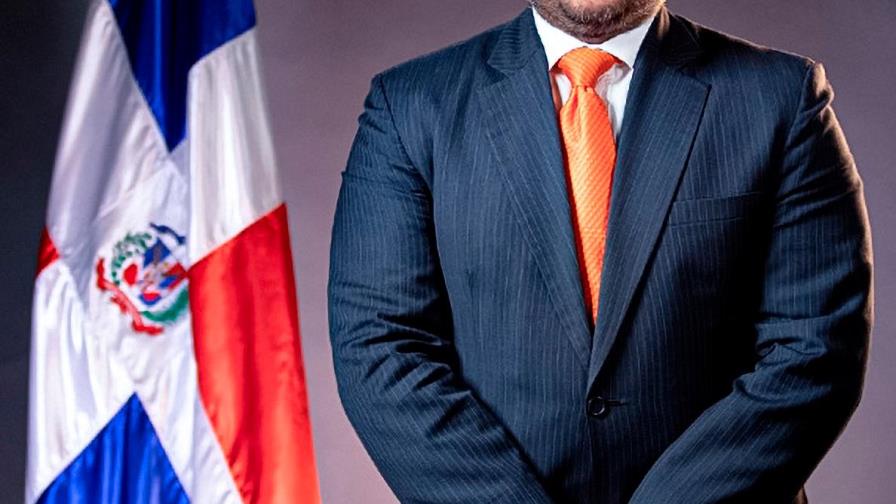 Senado designa a Pablo Ulloa como defensor del Pueblo; será juramentado el próximo lunes Senado designa a Pablo Ulloa como defensor del Pueblo; será juramentado el próximo lunes