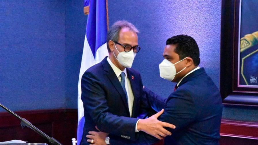 Ayuntamiento de La Vega reconoce al poeta José Mármol