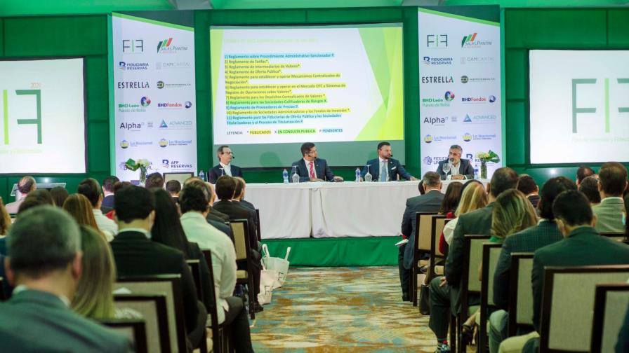 Realizan quinto foro de fondos de inversión y fideicomisos