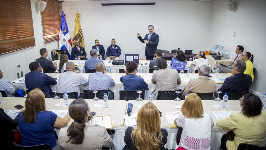 Junta Central Electoral inicia capacitación de personal para  trabajar en las primarias