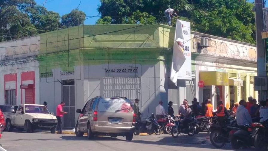 Junta Central Electoral ordena retiro de  vallas promovían a Gonzalo Castillo