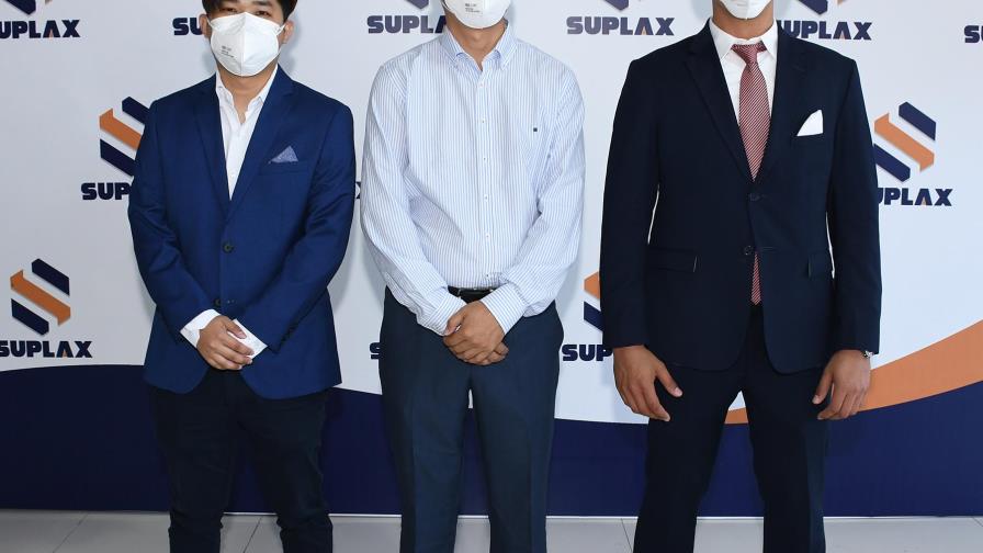 Ferretería Suplax  abre sus puertas