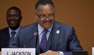 Reverendo Jesse Jackson es dado de alta tras pasar la noche en un hospital tras golpearse la cabeza