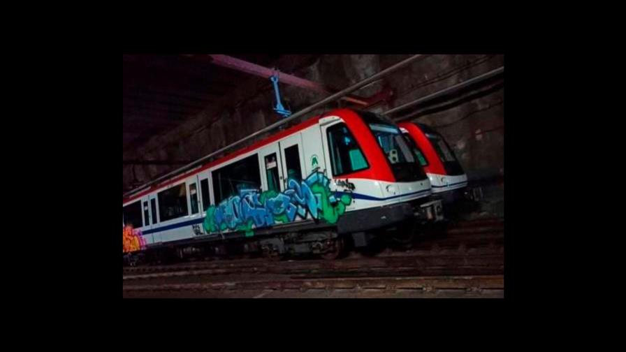 Todavía se desconoce quiénes pintaron grafiti en el Metro y cómo entraron al sistema Todavía se desconoce quiénes pintaron grafiti en el Metro y cómo entraron al sistema