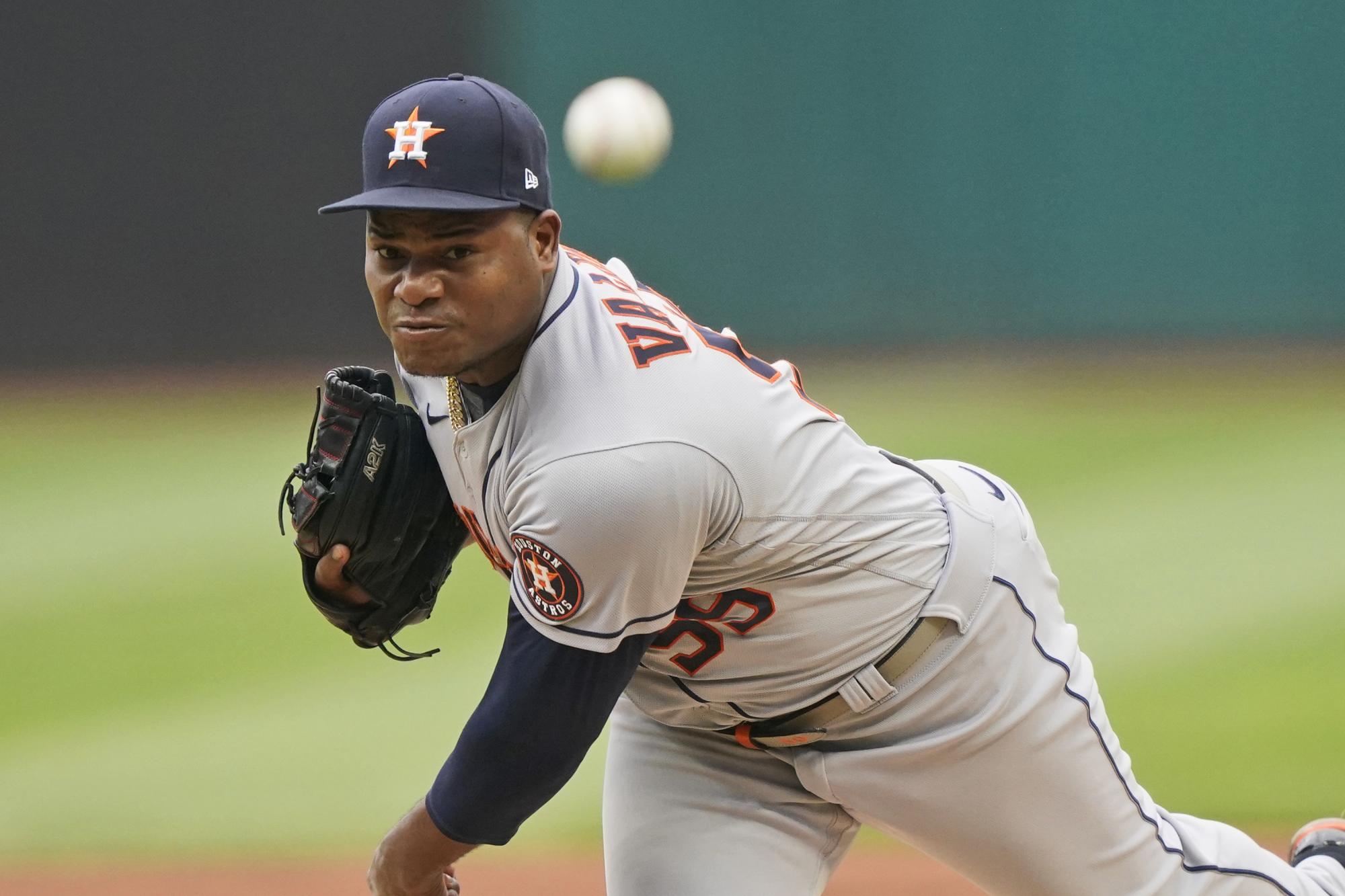 Los Astros de Houston anuncian al dominicano Framber Valdez para lanzar el 22 de agosto del 2021, contra los Marineros de Seattle. (AP/Tony Dejak)