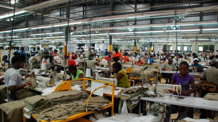 El COVID-19 destruyó 8,355 empleos en las zonas francas