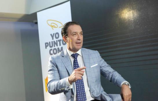 Francesco Fino abre empresa Yo Punto Com y publica libro