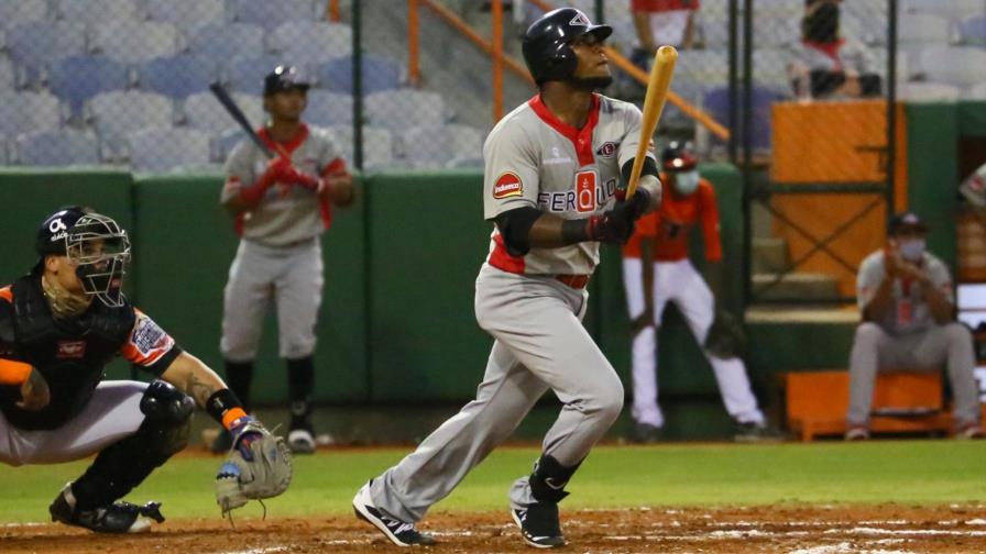 Triunfo del Escogido provoca empates en el standing de la pelota invernal Triunfo del Escogido provoca empates en el standing de la pelota invernal