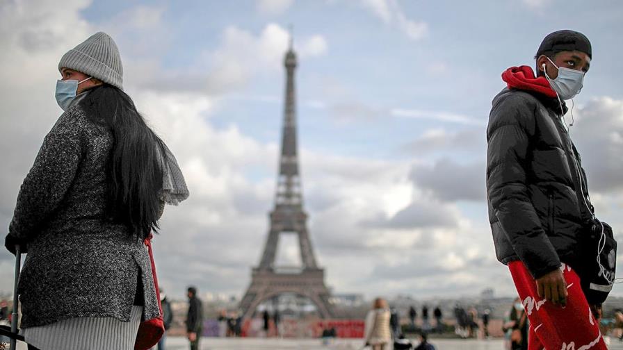 Francia alerta de un aumento del 125 % de la incidencia del COVID en una semana