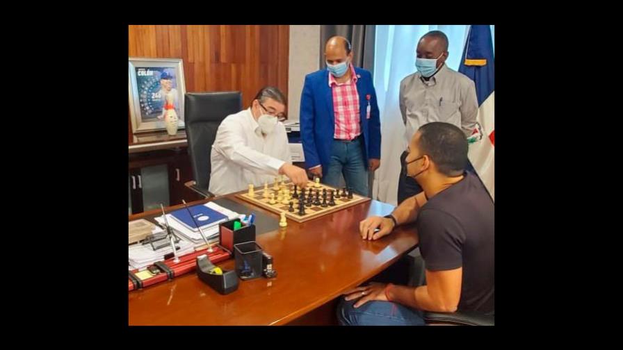 Inauguran el primer campeonato universitario de ajedrez 