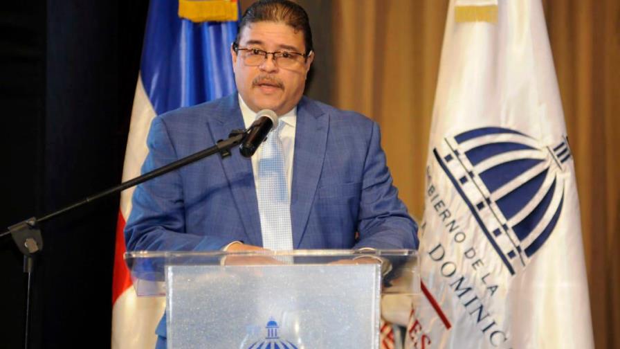 El ministro de Deportes se compromete a trabajar por los atletas