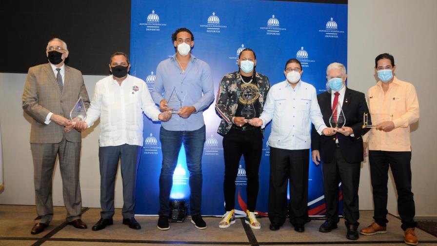 Ministerio de Deportes reconoció a jugadores de las Águilas que se destacaron en la Serie del Caribe