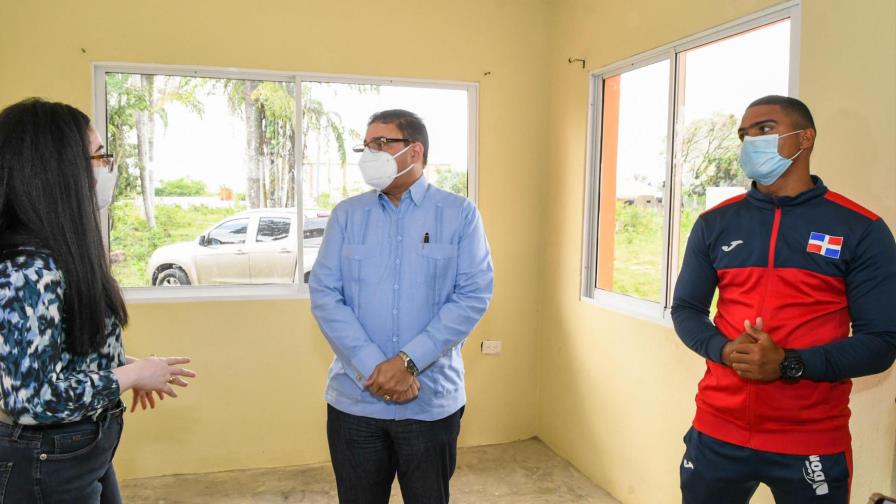 Entregan vivienda al medallista panamericano Anderson Soriano