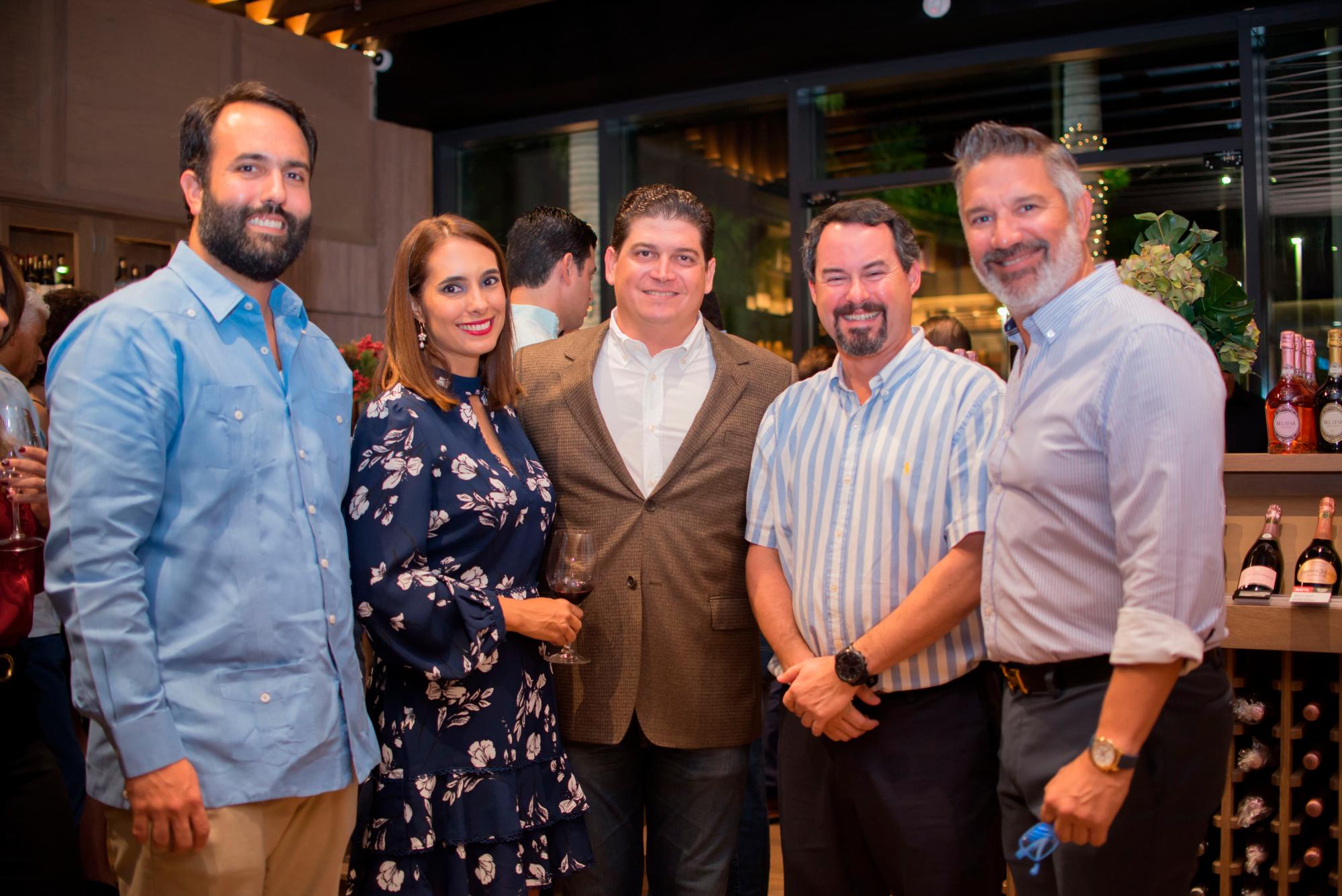 Francisco Suero, Luigina López, Alfonso Khouri, Fred Imbert y Carlos Hidalgo-min.