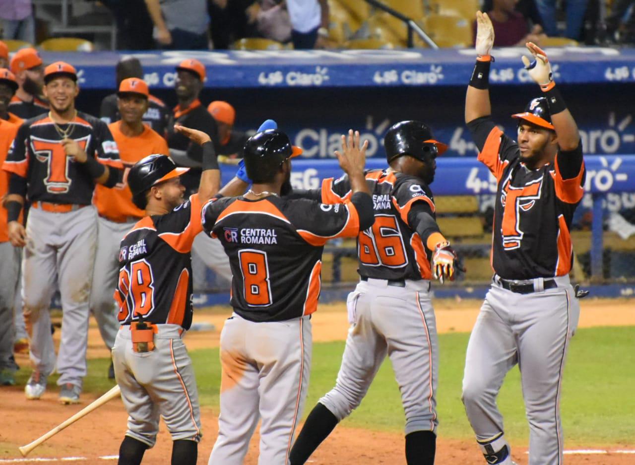 Los Toros del Este reciben a las Águilas Cibaeñas en el estadio Francisco Micheli de La Romana en el round robin de la pelota invernal dominicana. (Fuente externa)