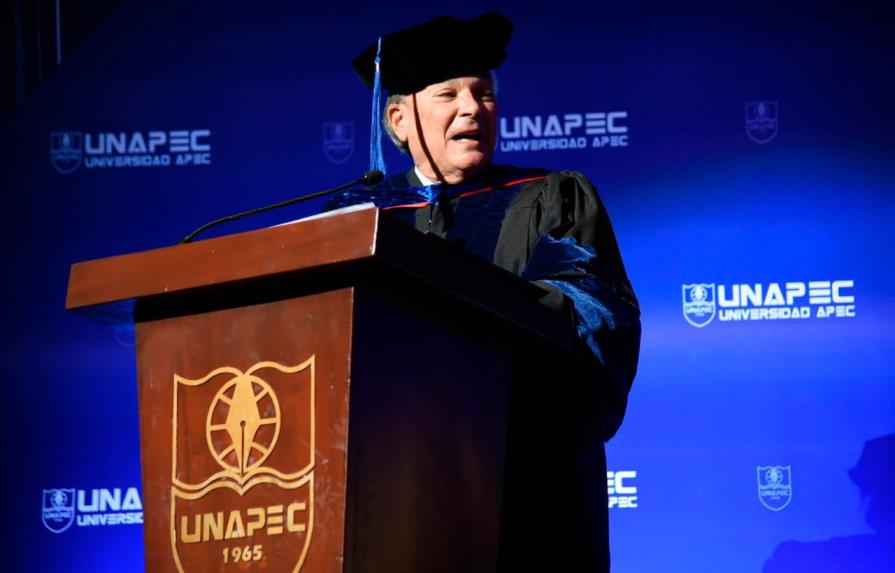 Universidad APEC otorga Honoris Causa a Frank Rainieri y a Elena Viyella de Paliza