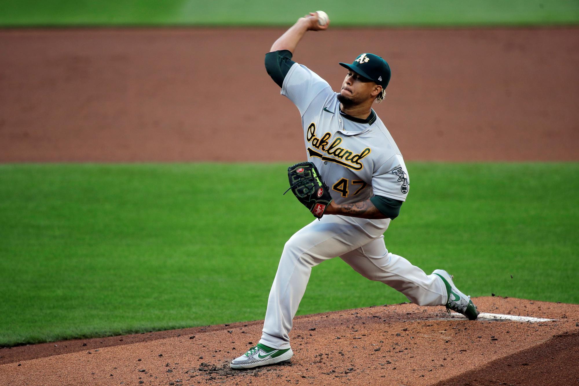 Frankie Montás será el oponente de Johnny Cueto en el partido de los Atléticos de Oakland contra los Gigantes de San Francisco. (AP/Ted S. Warren)