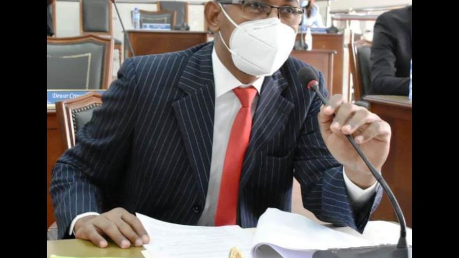 Regidor peledeísta: alcaldesa Carolina Mejía no ha hecho nada en primeros 100 días