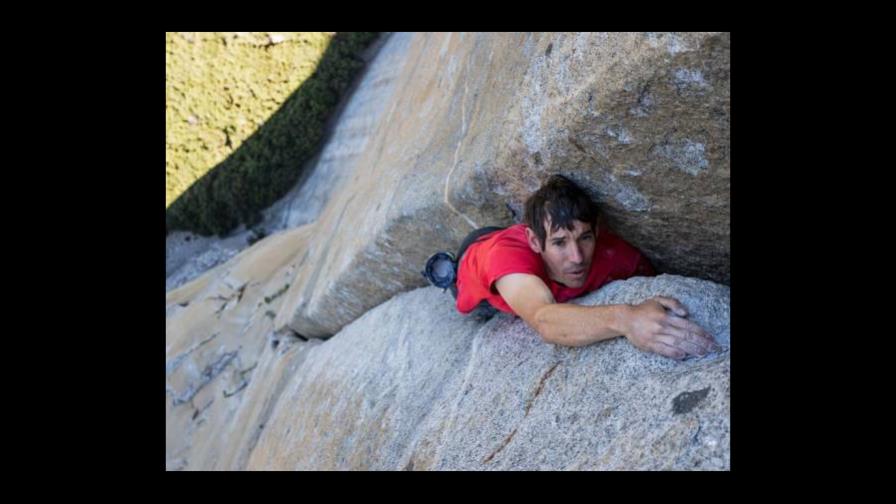 El miedo y Alex Honnold se dan la mano al borde del precipicio en “Free Solo”