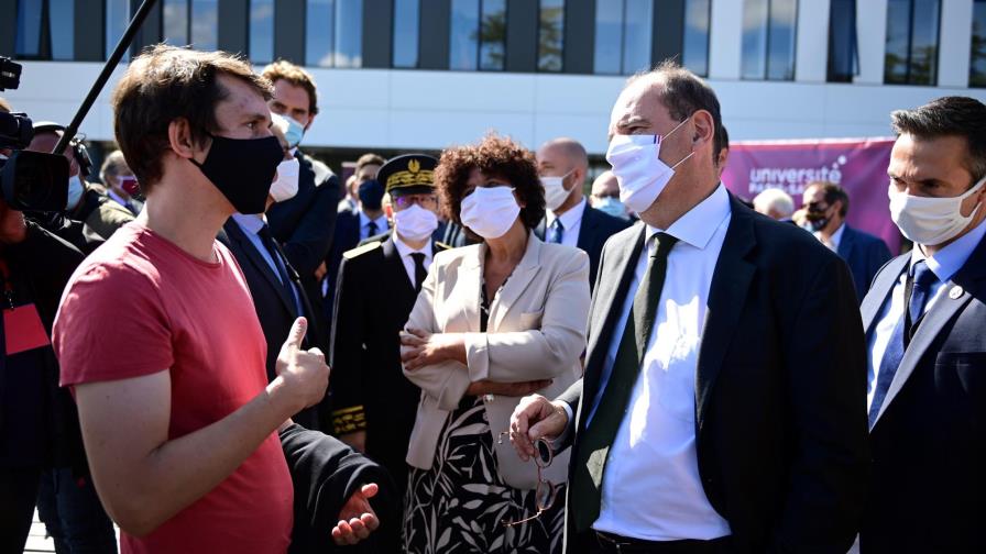 Primer ministro francés será sometido a control de CV tras estar con director del Tour 