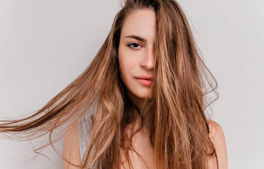 ¿Días lluviosos? Controla el frizz de tu cabello con estos consejos