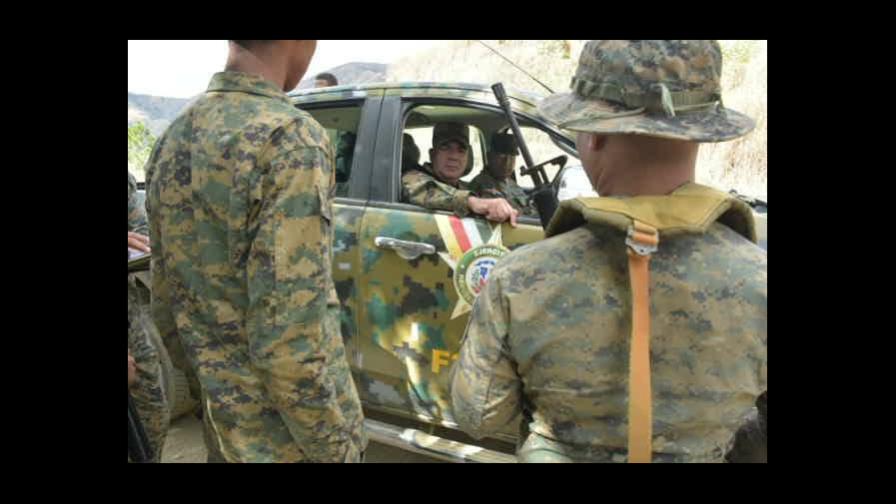 Jefe del Ejército supervisa labor de soldados en la frontera Jefe del Ejército supervisa labor de soldados en la frontera