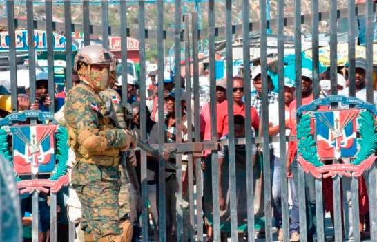 Ejército impide la entrada de 600 haitianos indocumentados