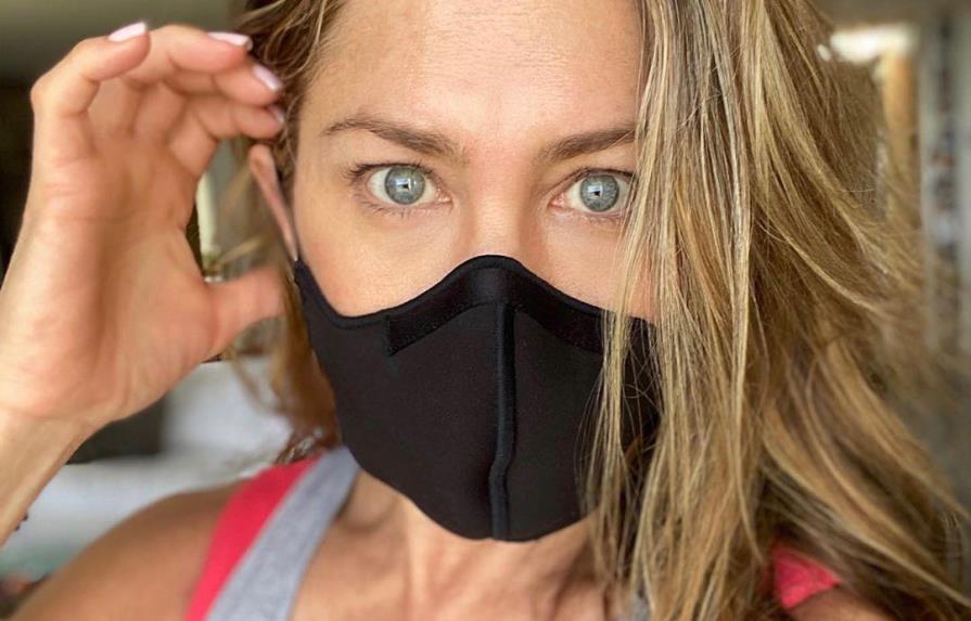 Jennifer Aniston explota contra irresponsables: Usa una maldita mascarilla