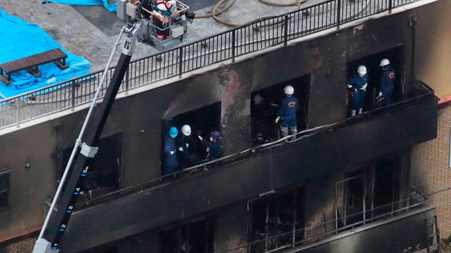 Aumentan a 33 los muertos y decenas de heridos por incendio provocado en Japón