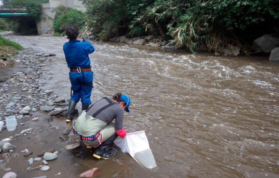 Estudio encuentra huellas del SARS-CoV-2 en ríos de la capital de Ecuador