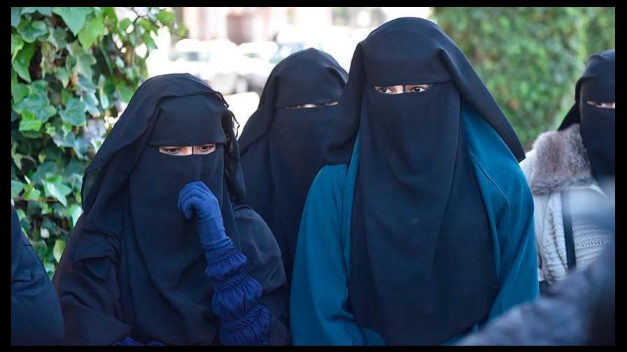 Suiza introducirá prohibición de cubrirse todo el rostro en su Código Penal