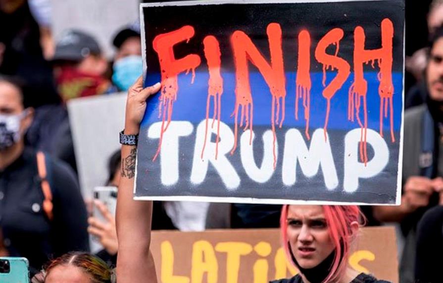 Campaña nacional “Fuera Trump” sale a las calles de Miami por el voto latino