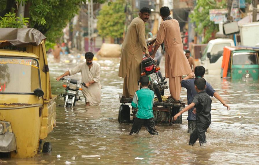 Más de 100 muertos y 7 millones de afectados por lluvias en el sur de Asia
