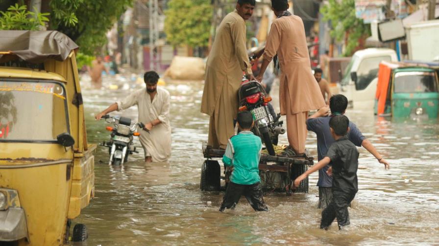 Más de 100 muertos y 7 millones de afectados por lluvias en el sur de Asia
