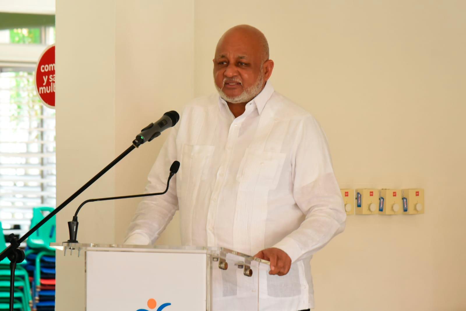 El ministro de Educación, Roberto Fulcar. 