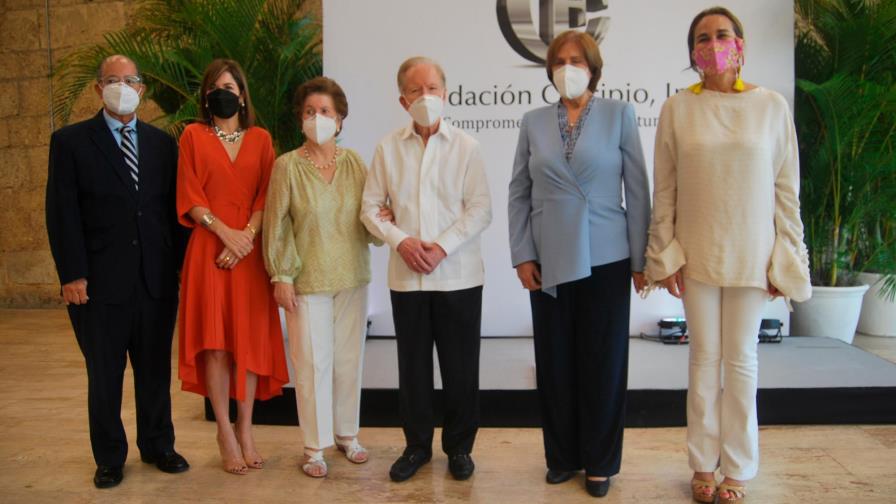 José Alcántara Almánzar presenta segunda edición de “Bienvenida y la noche” de Manuel Rueda José Alcántara Almánzar presenta segunda edición de “Bienvenida y la noche” de Manuel Rueda