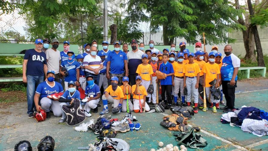 Fundación Asistiendo Estudiantes Dominicanos (Faedom) dona equipos deportivos
