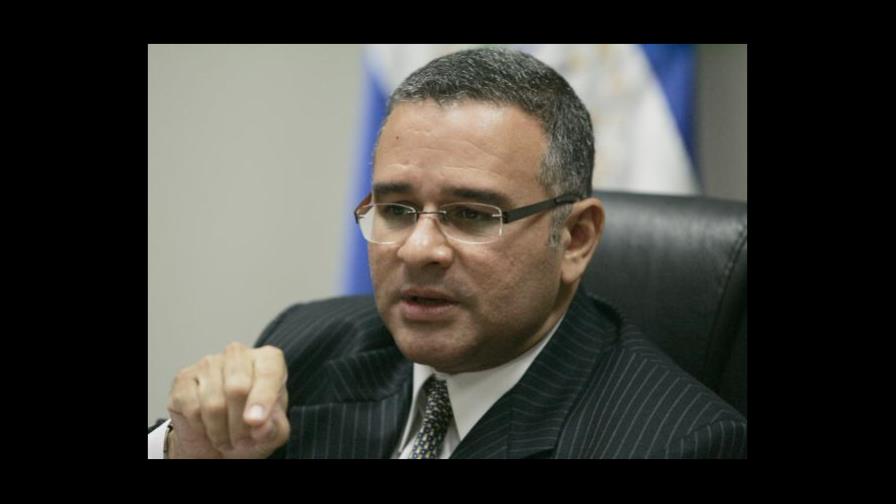 EL Salvador: piden a Interpol emita difusión roja para Funes