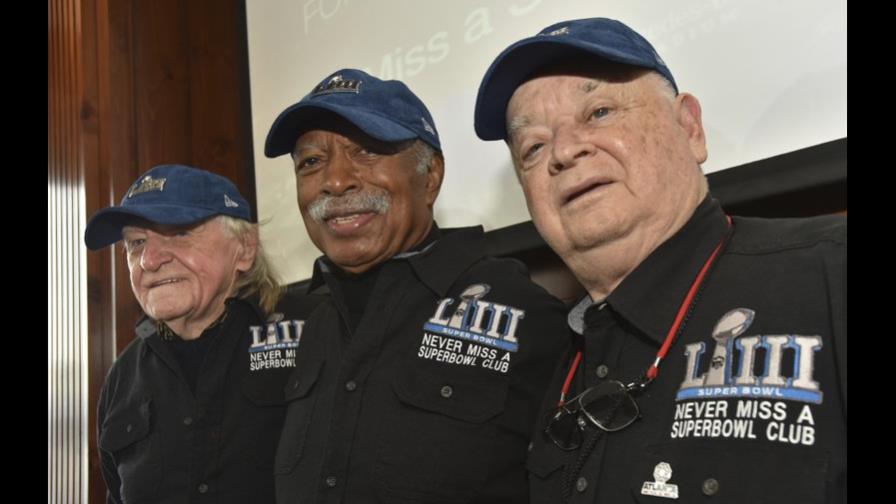 Los tres fanáticos que han acudido a todos los Super Bowls