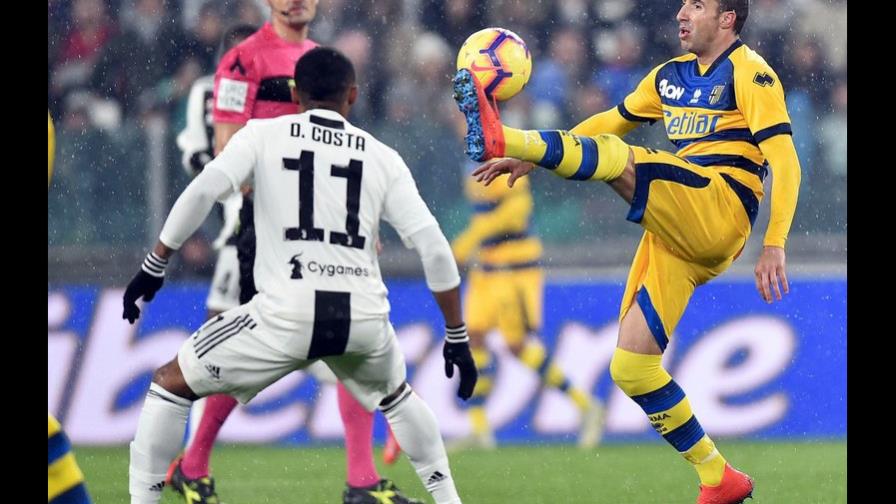 Jugador de fútbol sale ileso en accidente automovilístico