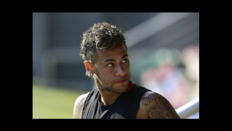 Padre de Neymar niega todo contacto con el Barça para regreso