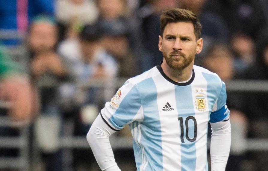 Lionel Messi llega a la concentración de la selección argentina en Madrid