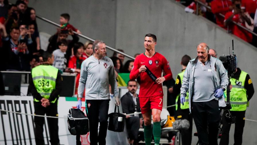 Cristiano Ronaldo sale por lesión en partido con Portugal; a dos semanas de ‘Champions’