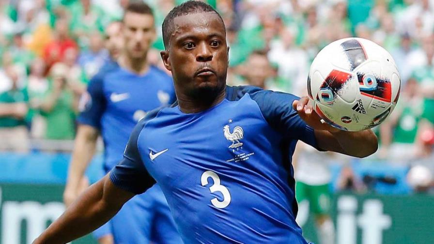 Fiscalía de París, abre investigación contra Patrice Evra por insultos homófobos